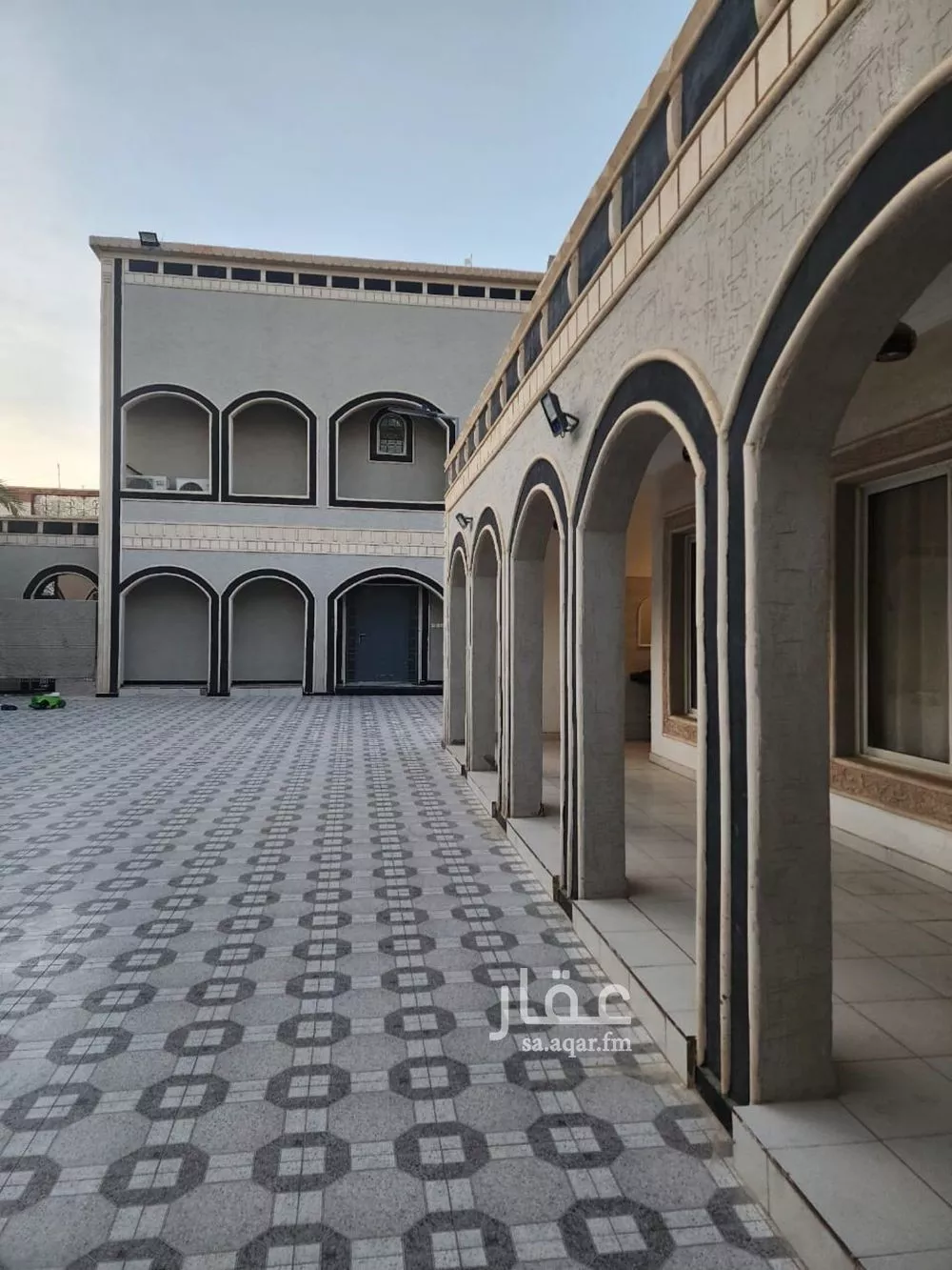 فيلا 9 غرف في النظيم 2