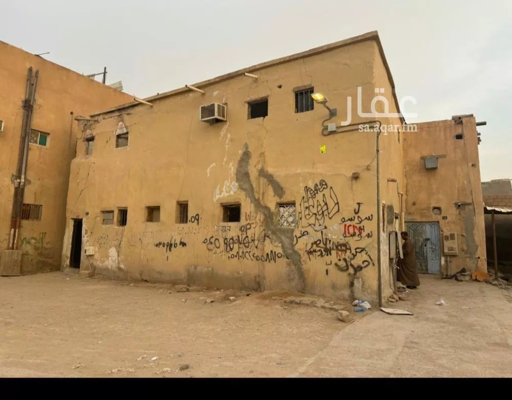 أرض 103 م² في العود 2