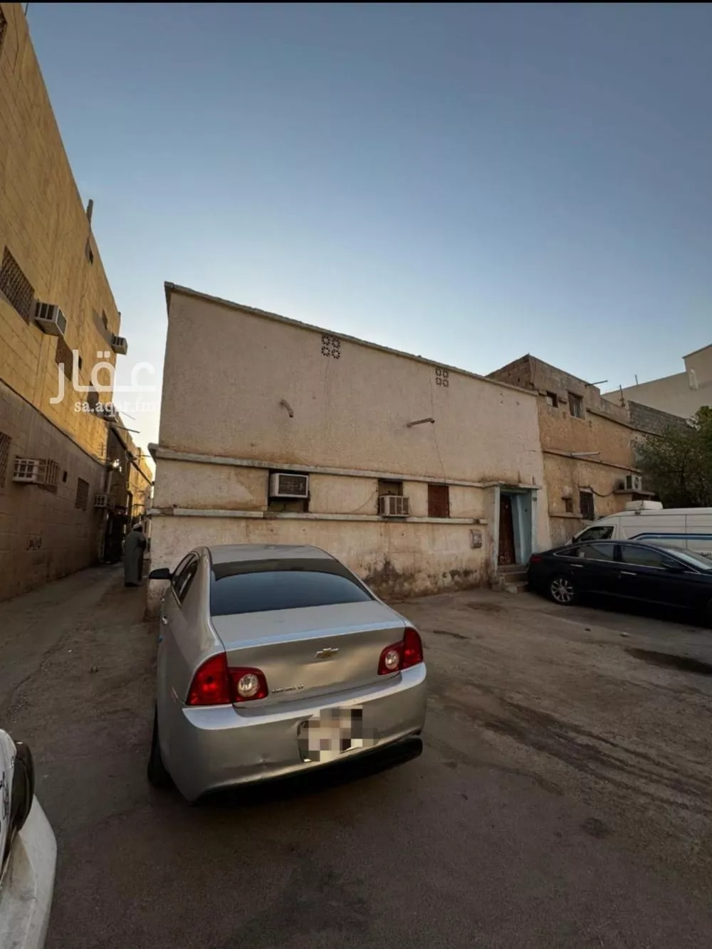 فيلا 5 غرف في العود 2