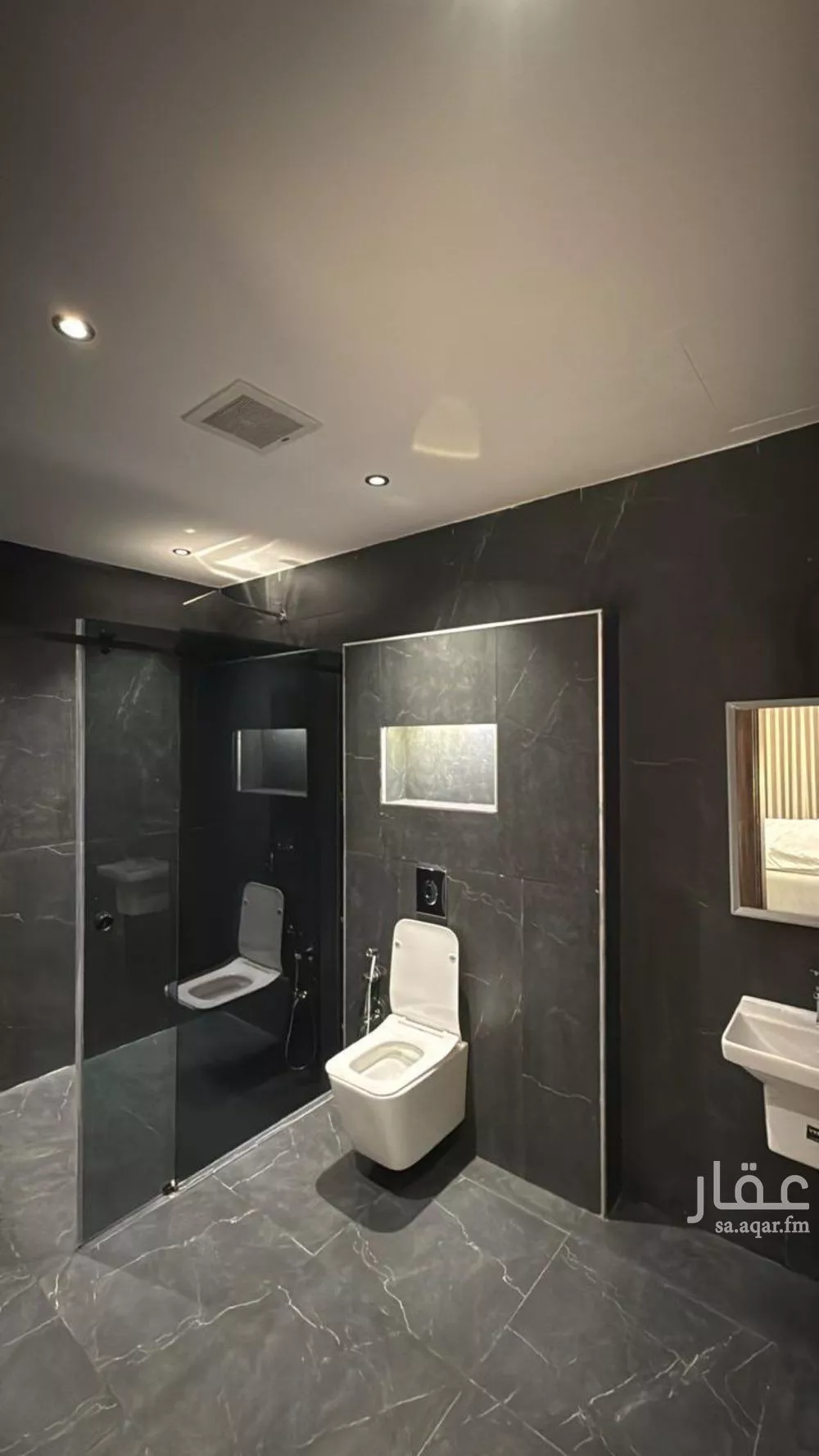 شقة 4 غرف في الرمال 5