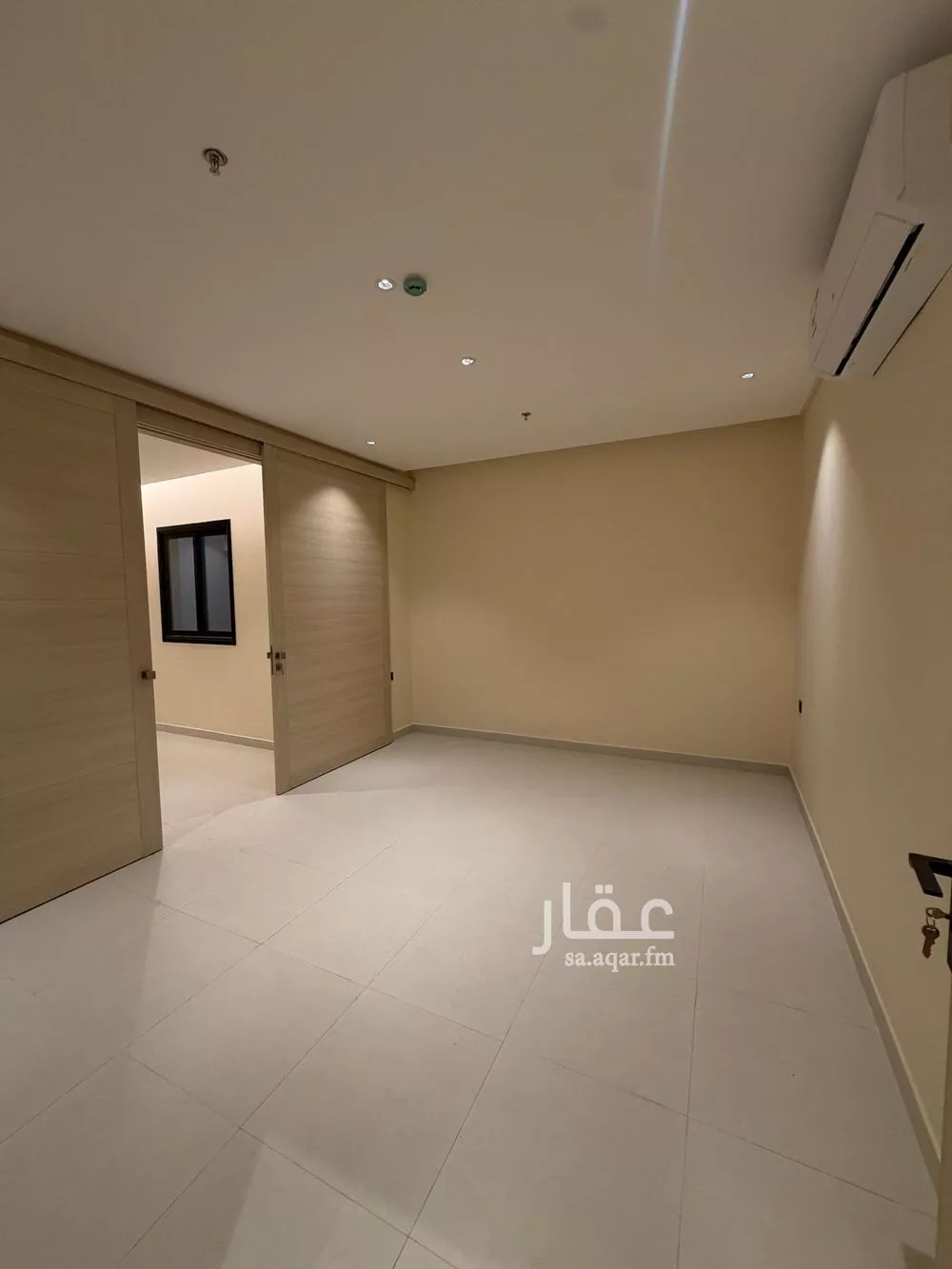 شقة 4 غرف في الرمال 5