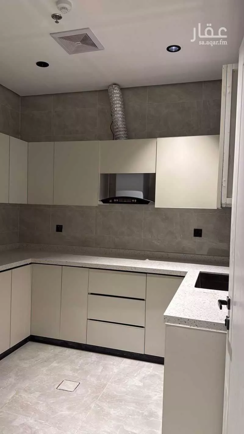 7 bedroom apartment in Al Hamra 4