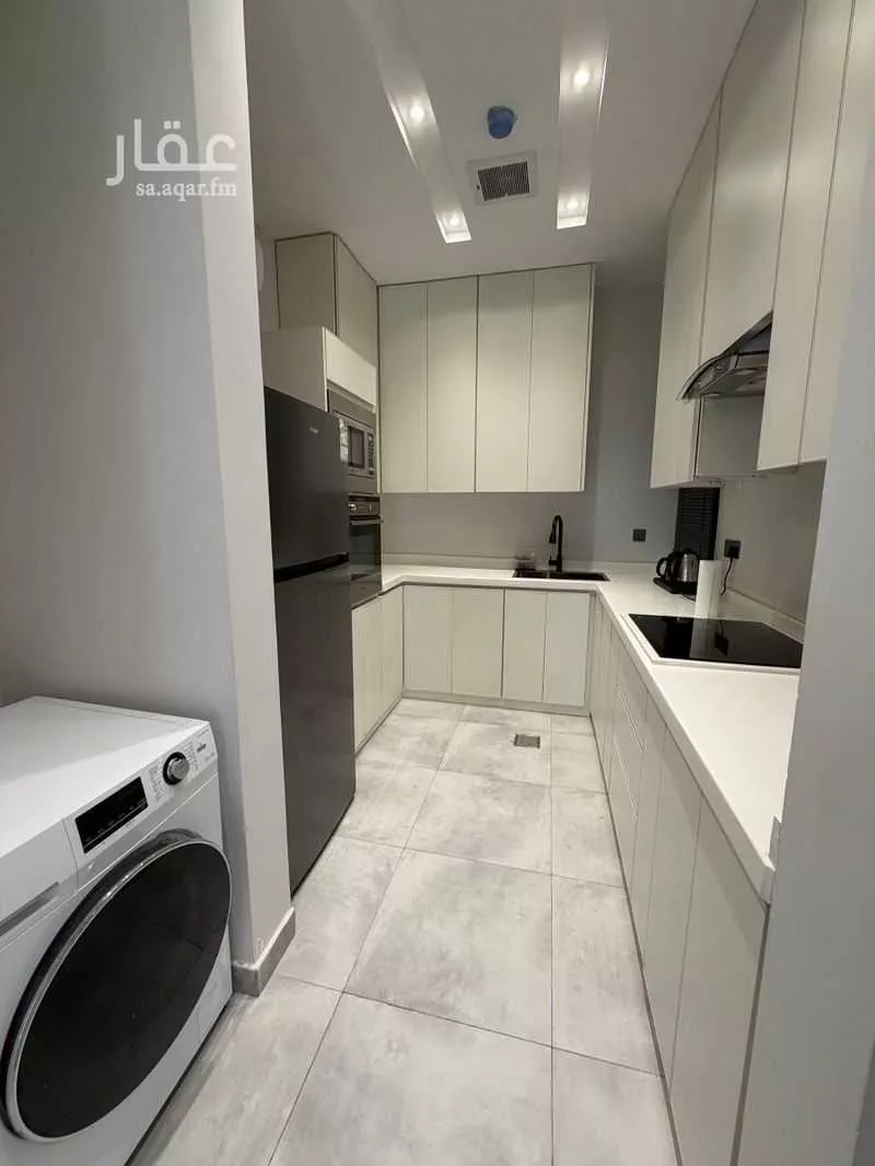 شقة 2 غرف في الملقا 4