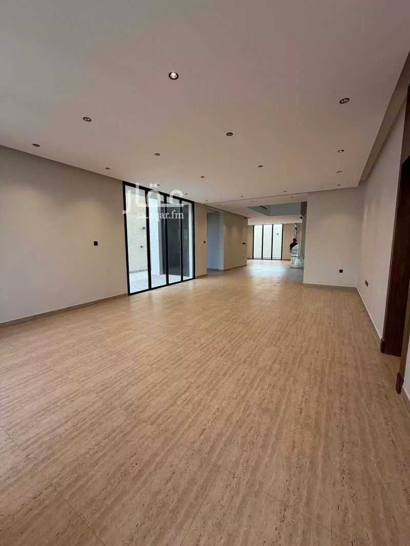 فيلا 4 غرف في العارض 5