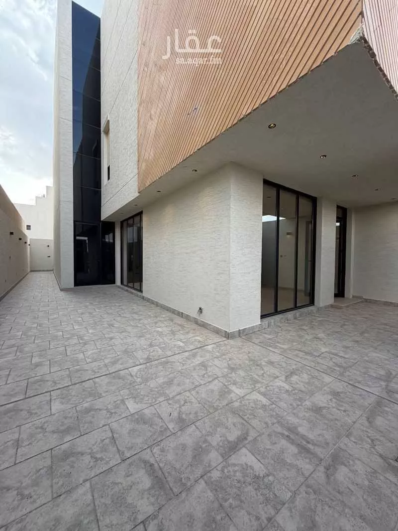 فيلا 4 غرف في العارض 3