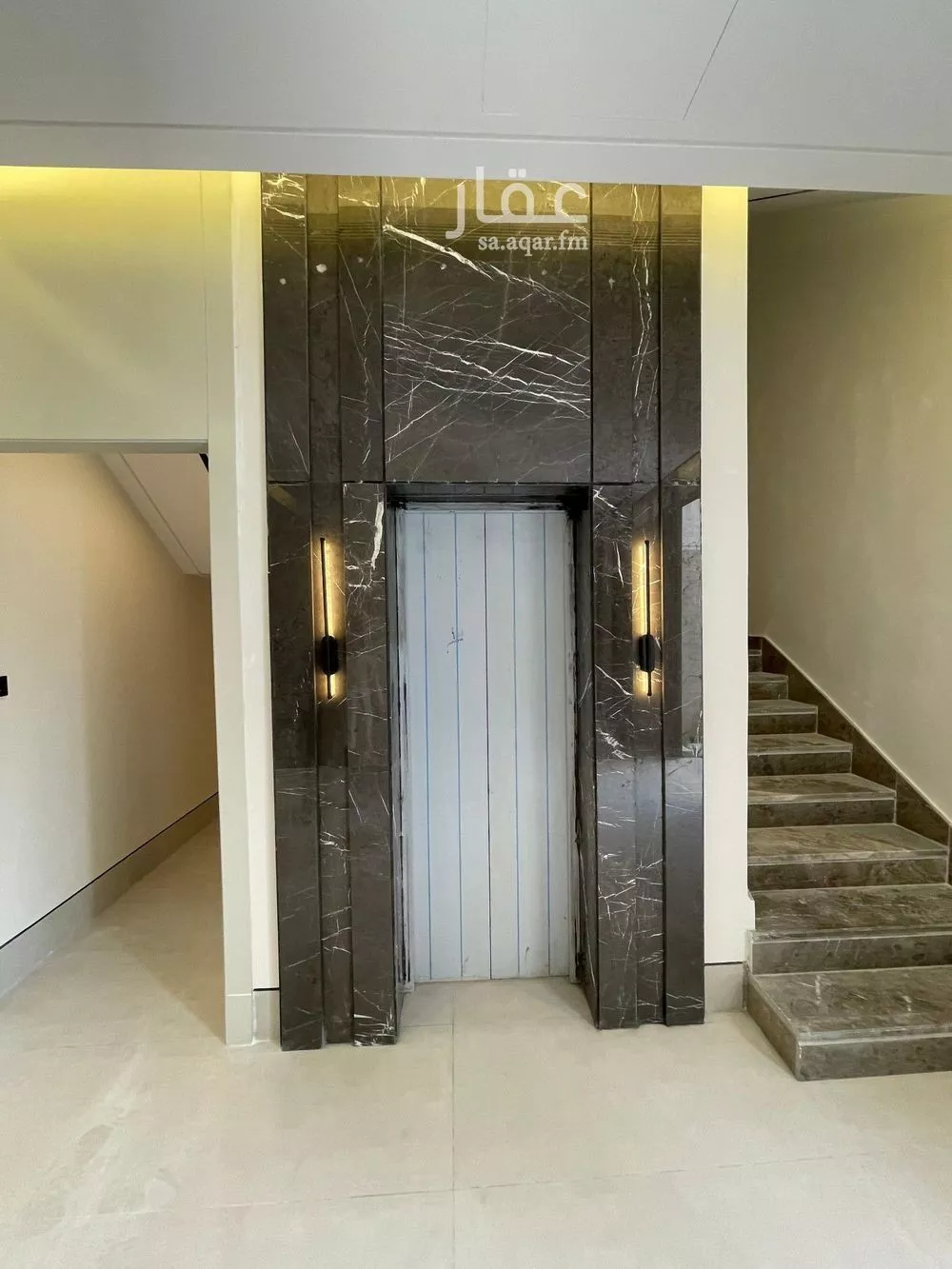 فيلا 5 غرف في النرجس 4