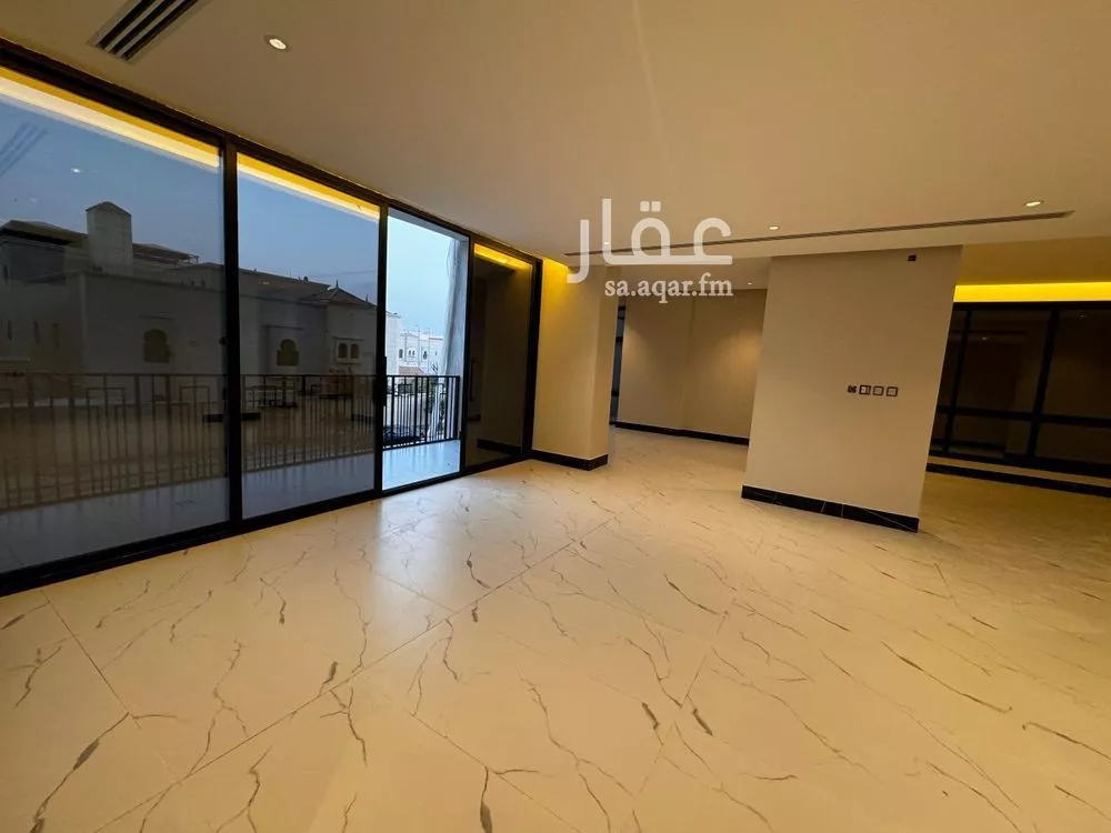 شقة 5 غرف في الشاطئ الغربي 1