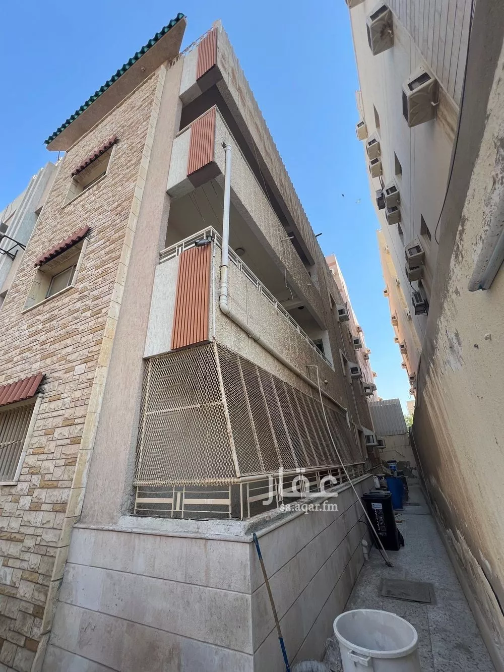 عمارة 563 م² في مشرفة 4