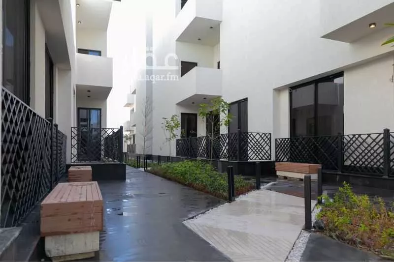 4 bedroom apartment in Al Malqa 4