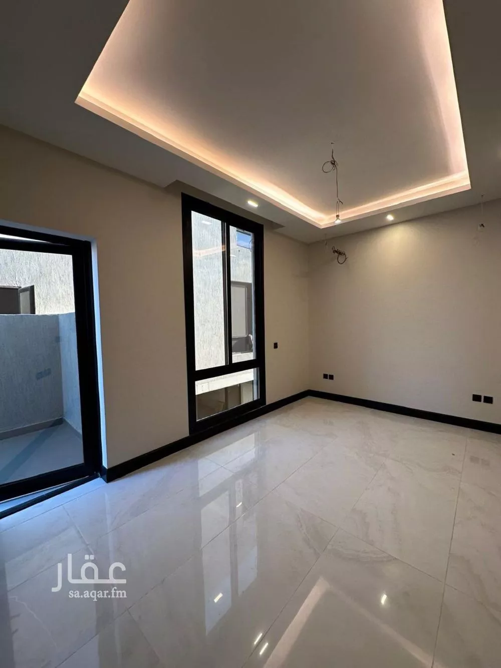 فيلا 5 غرف في الشراع 1