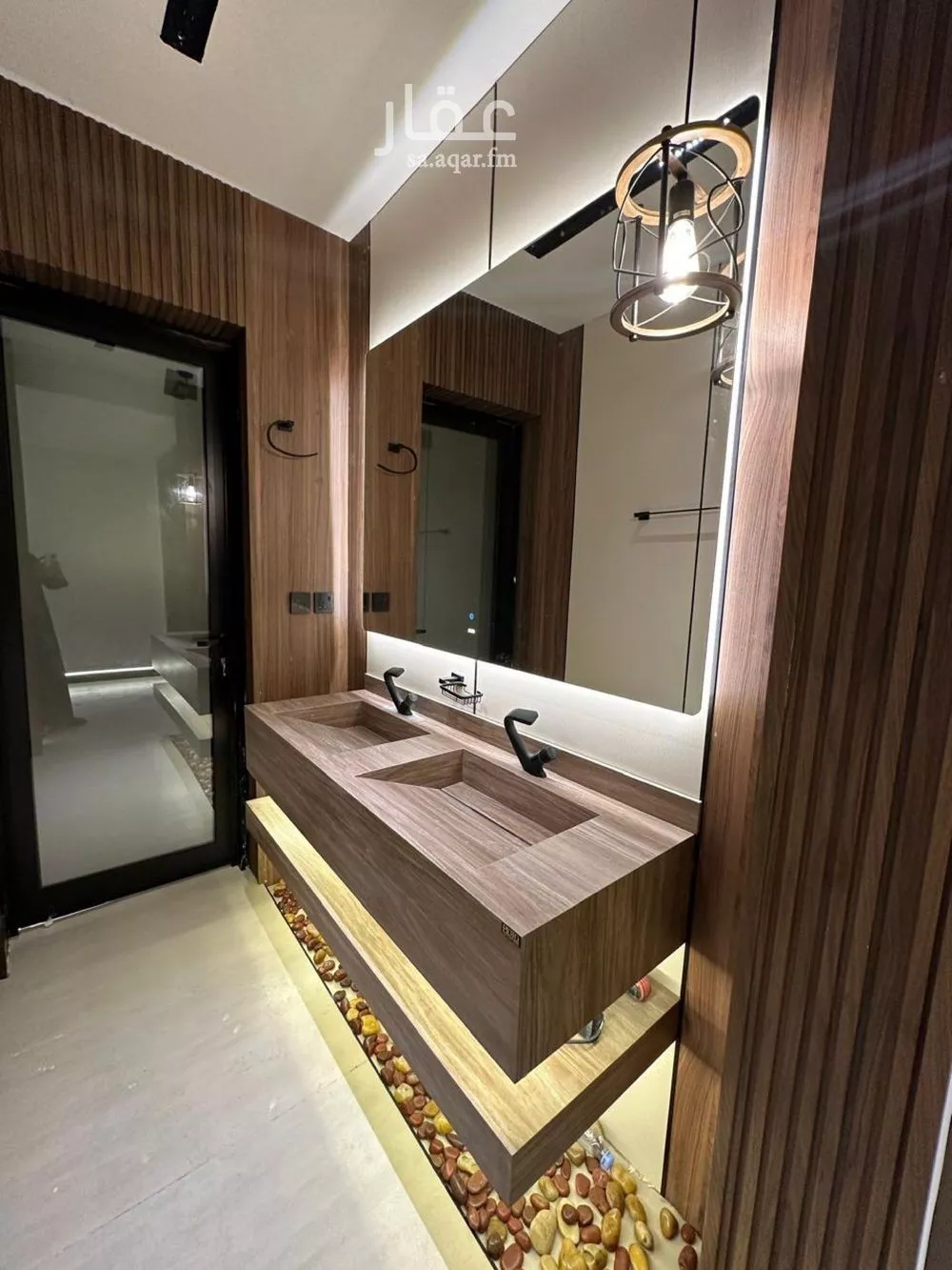 فيلا 5 غرف في الشراع 4