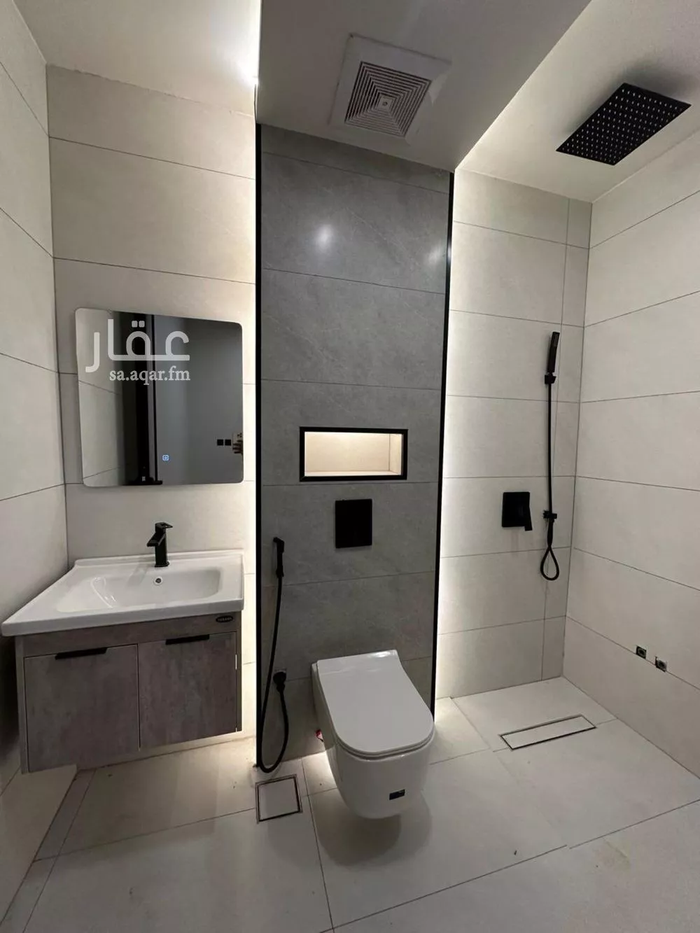 فيلا 5 غرف في الشراع 3