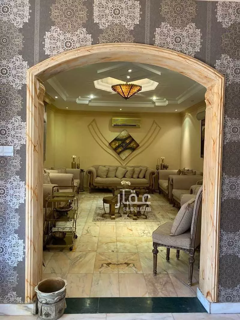 5 bedroom apartment in Shubra, Riyadh 6