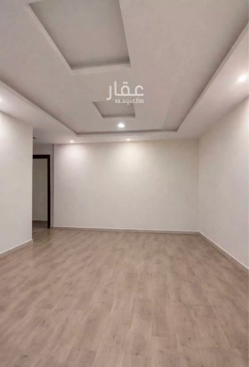 شقة 5 غرف في الملقا 3