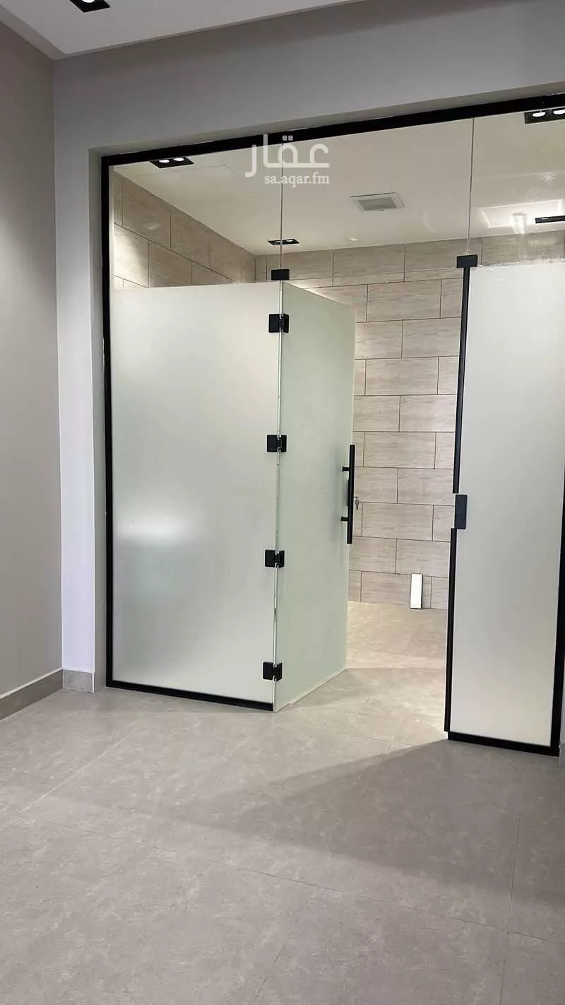 6 bedroom villa in Al Yarmouk 4