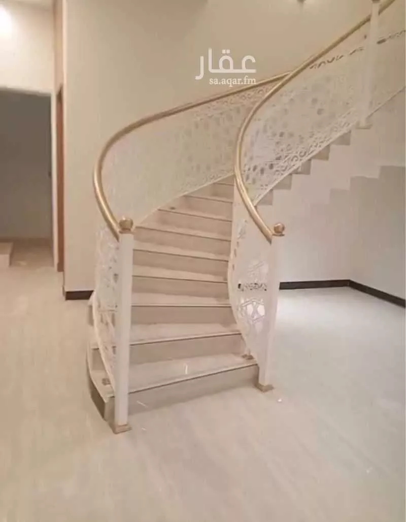 شقة 6 غرف في الرمال 2