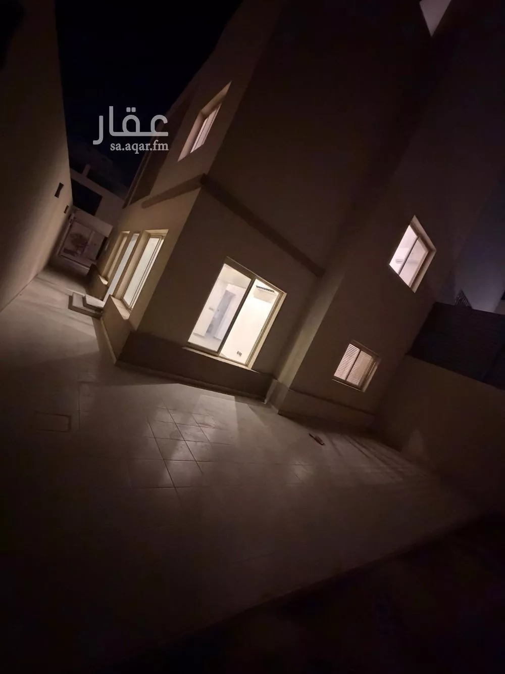 فيلا 5 غرف في النرجس 4