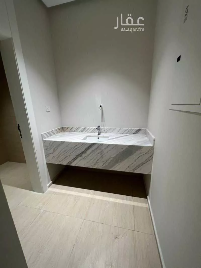 شقة 4 غرف في العارض 3