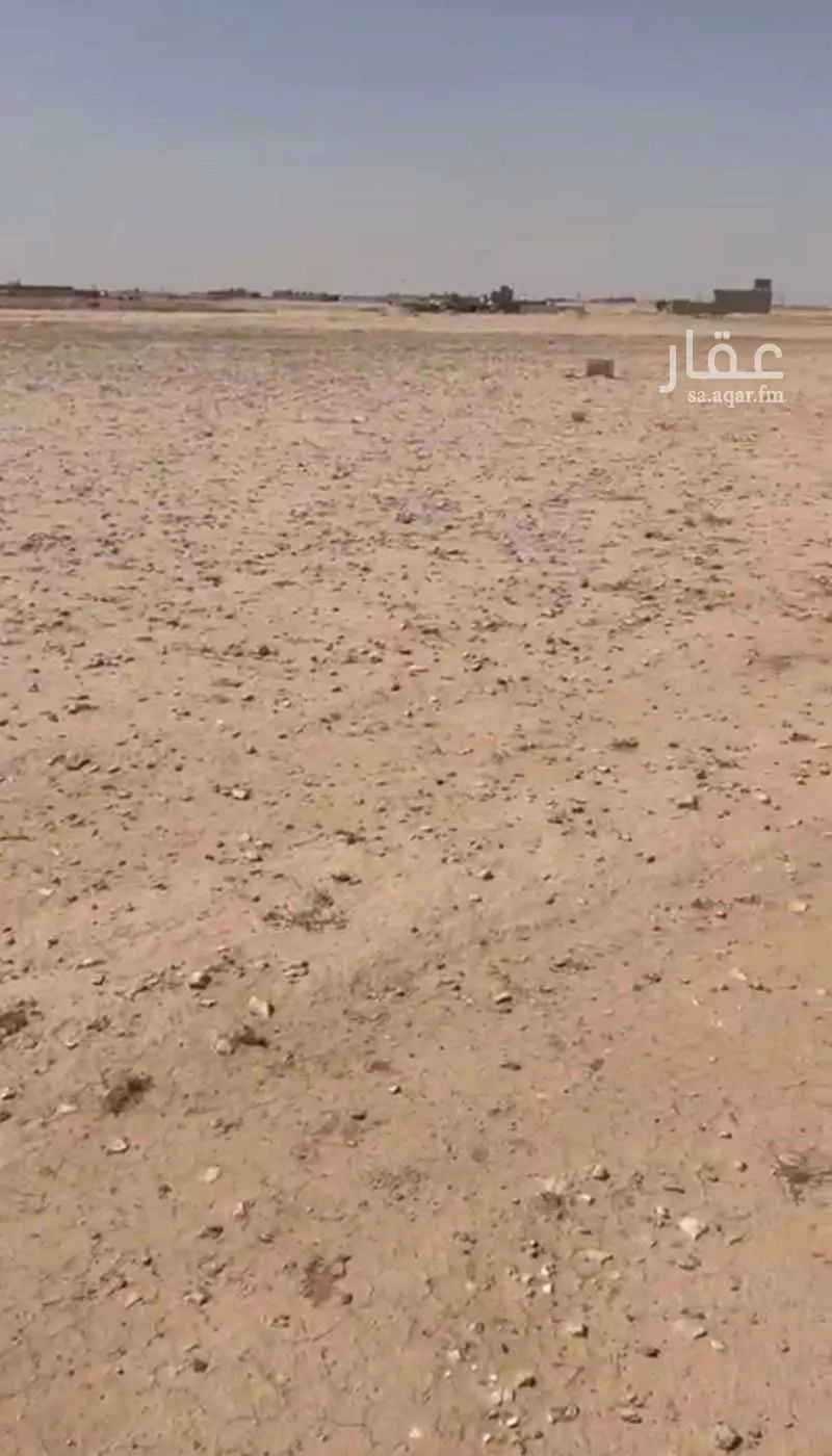 أرض 900 م² في الشرق 3