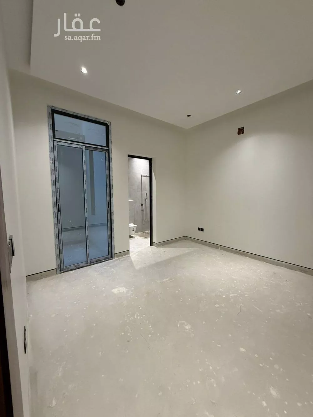 فيلا 4 غرف في العارض 3