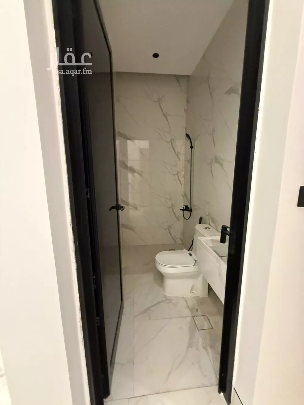 فيلا 5 غرف في النرجس 3