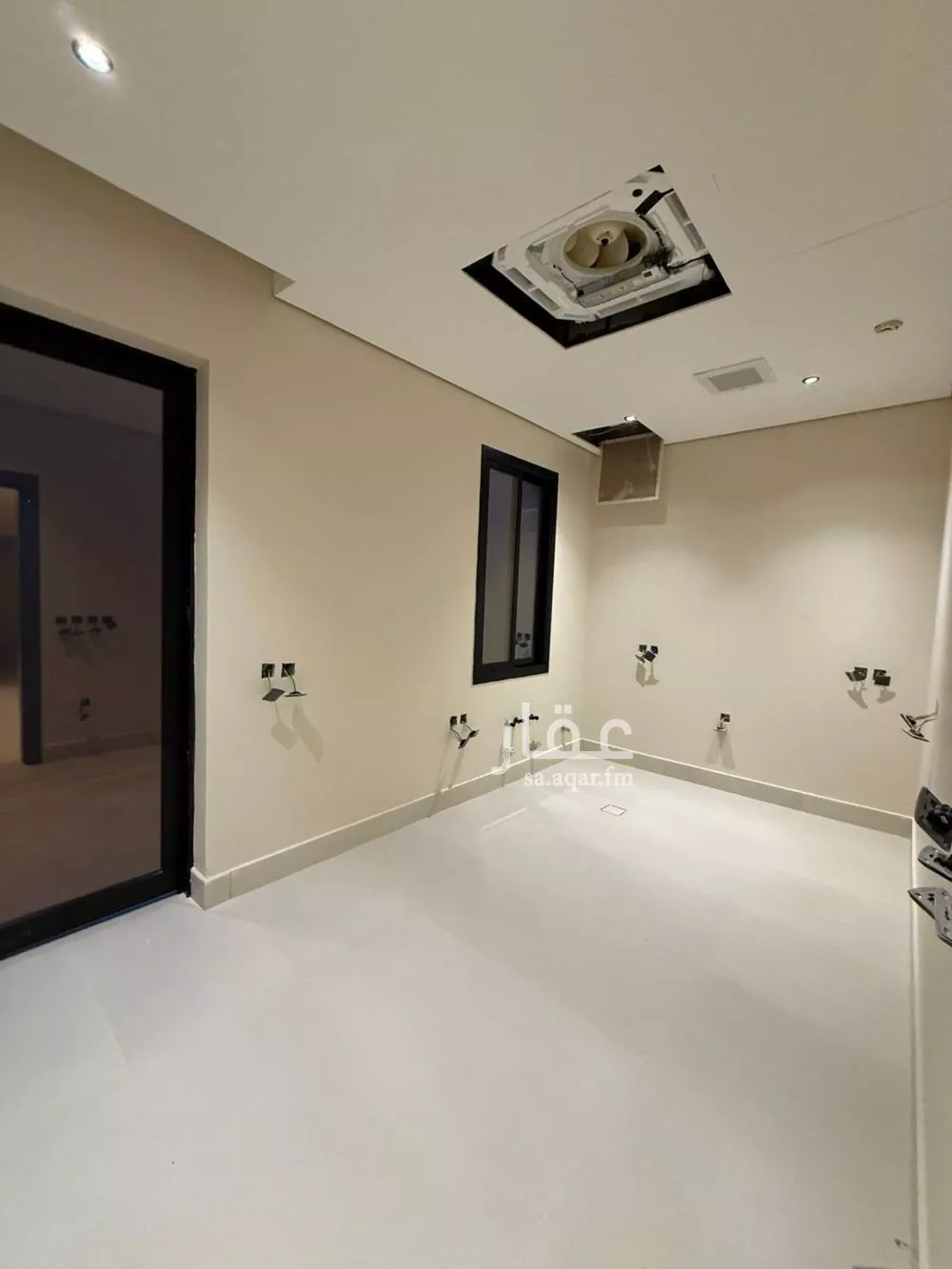 فيلا 4 غرف في العارض 5