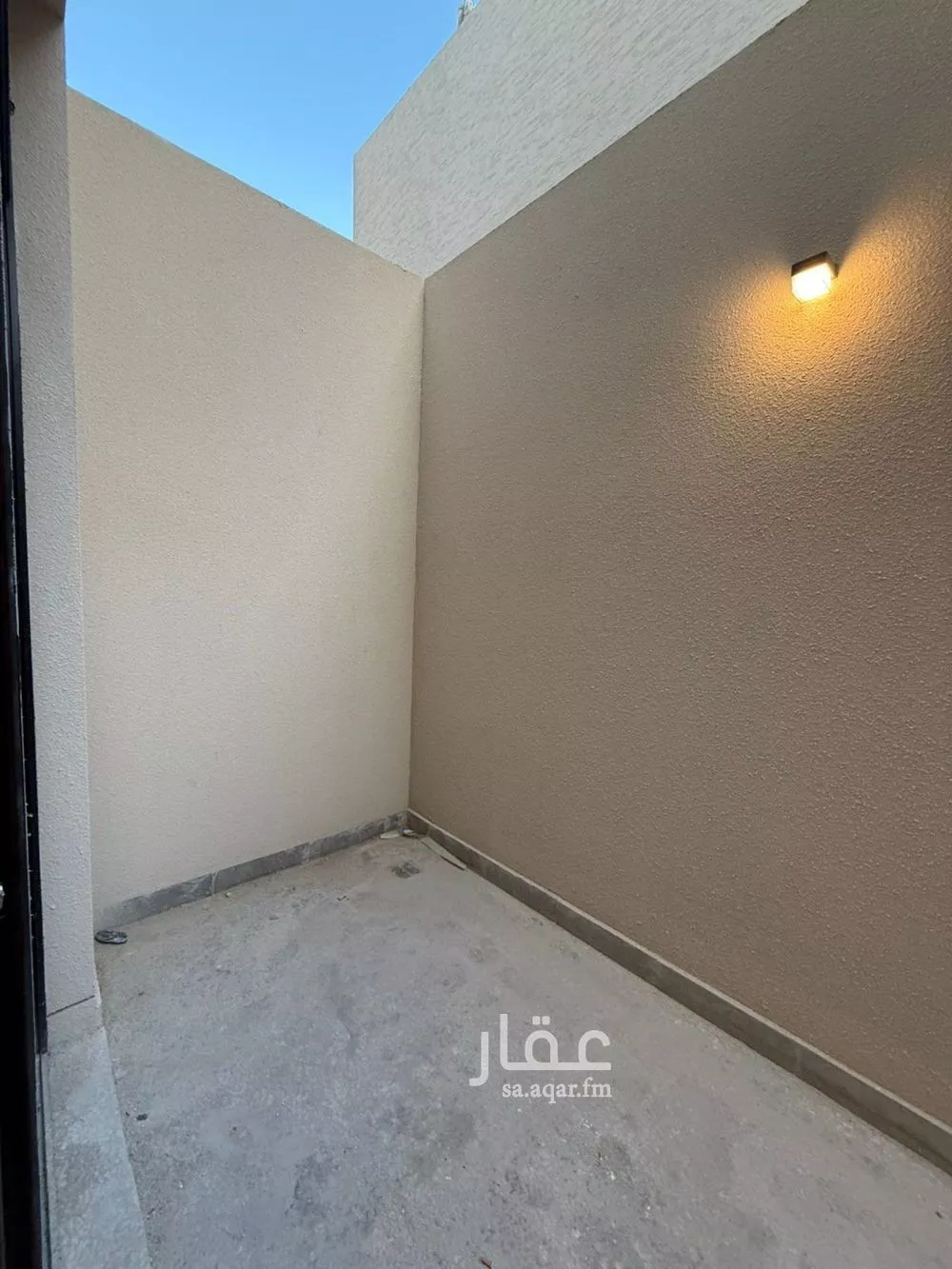 فيلا 4 غرف في العارض 5