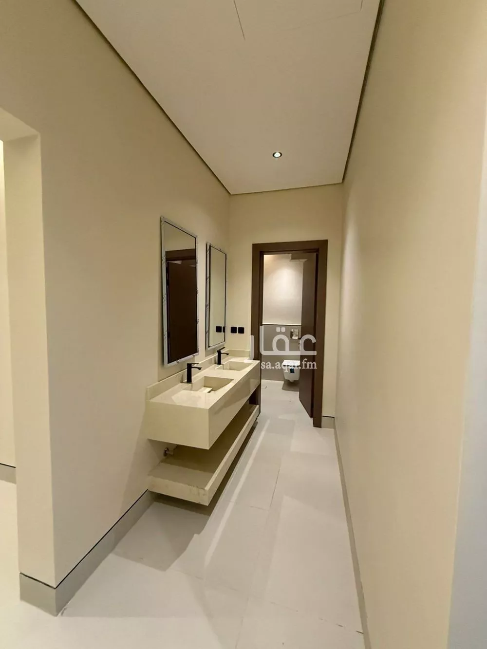 فيلا 4 غرف في العارض 1