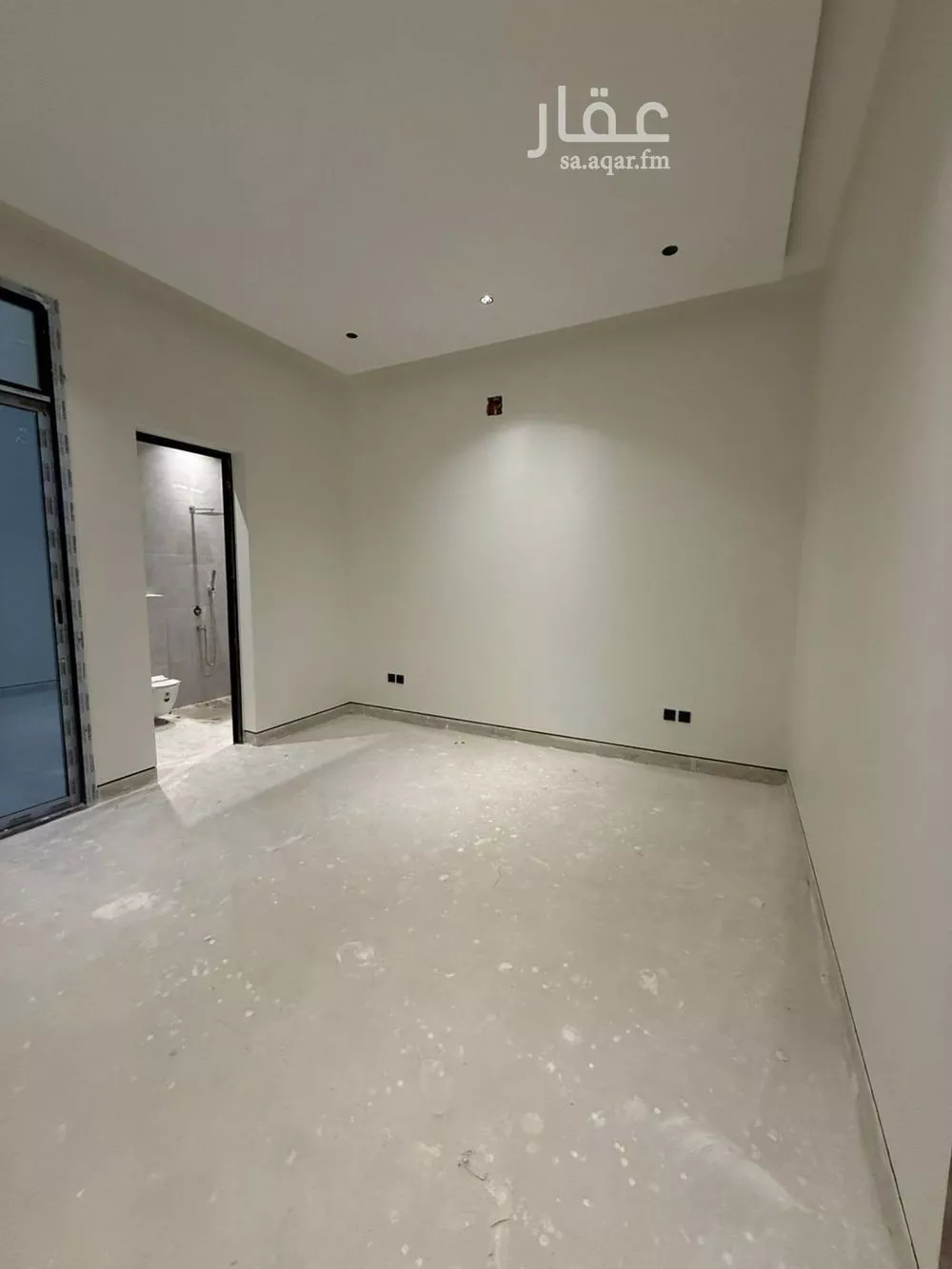 فيلا 4 غرف في العارض 2