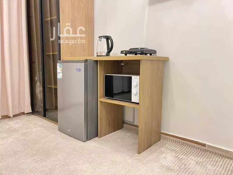 شقة 2 غرف في النزهة 4