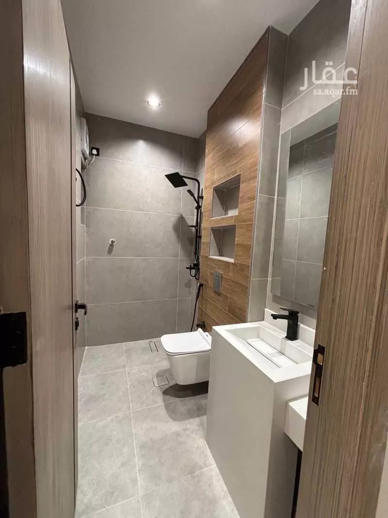 شقة 5 غرف في الملك فهد 4