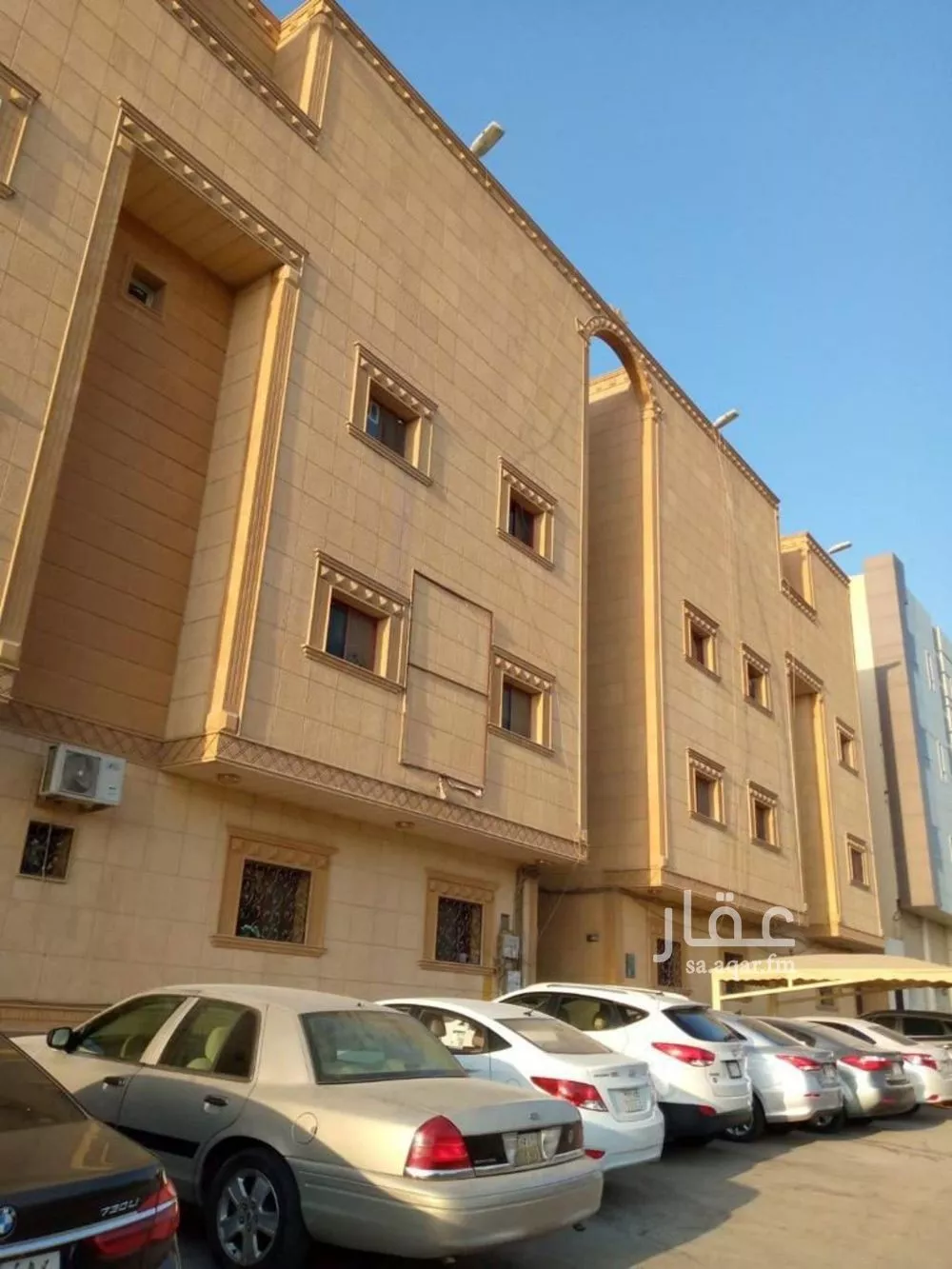 شقة 3 غرف في العقيق 1