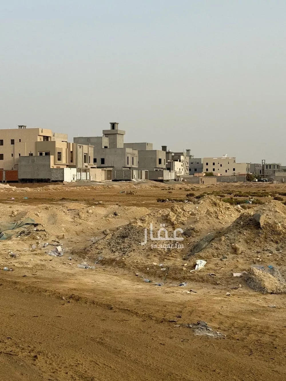 أرض 900 م² في الزمرد 2