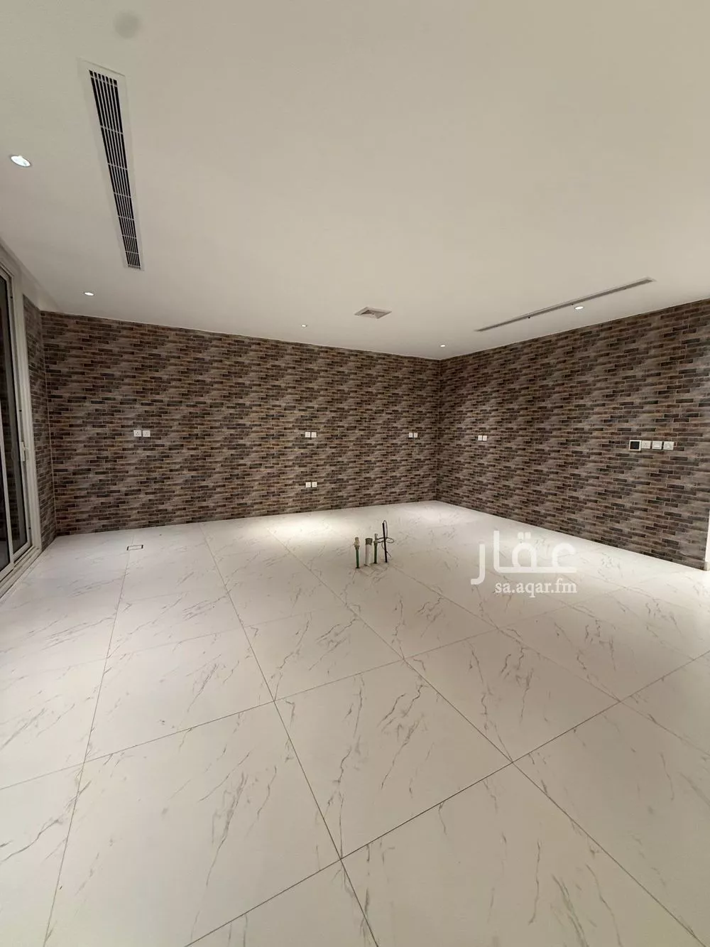 فيلا 5 غرف في الزمرد 3