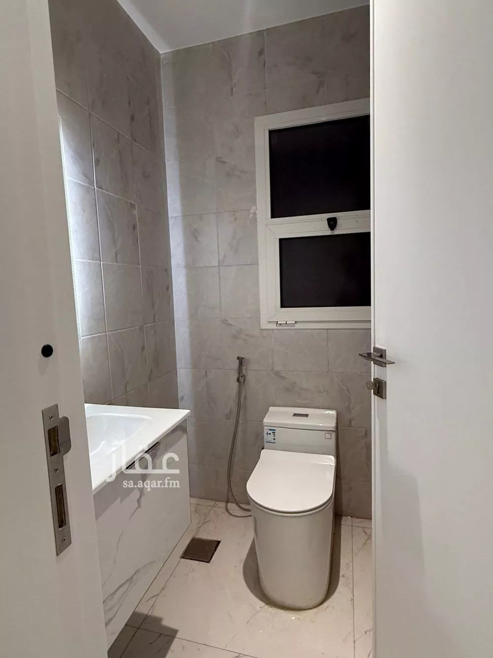 فيلا 5 غرف في الزمرد 5