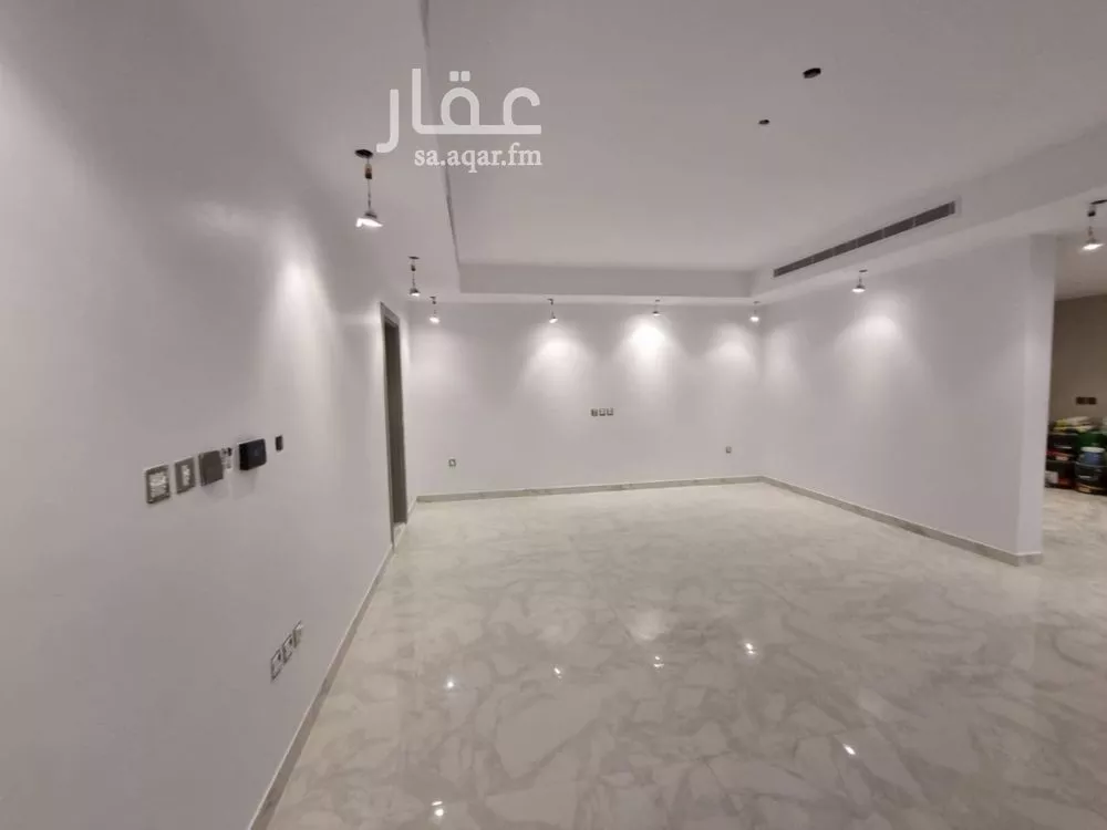 فيلا 8 غرف في اللؤلؤ 5