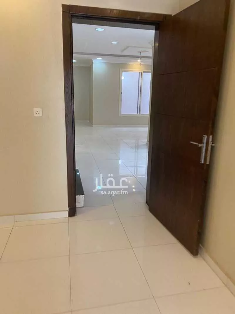 عقار  في الأمواج، الخبر 7