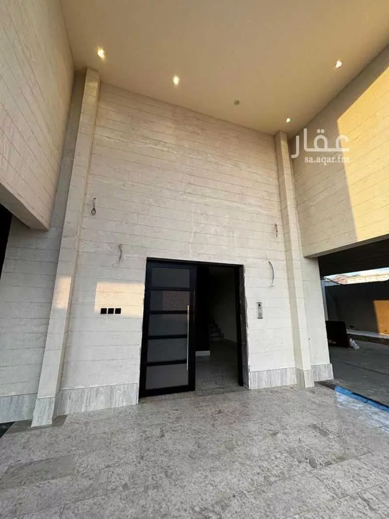 عمارة 193 م² في الملك فهد 5