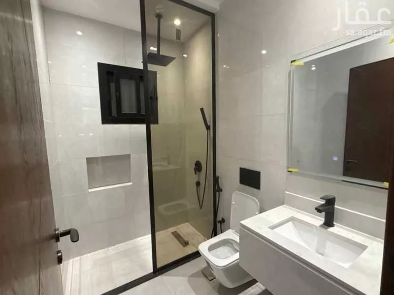 شقة 5 غرف في الصفا 3