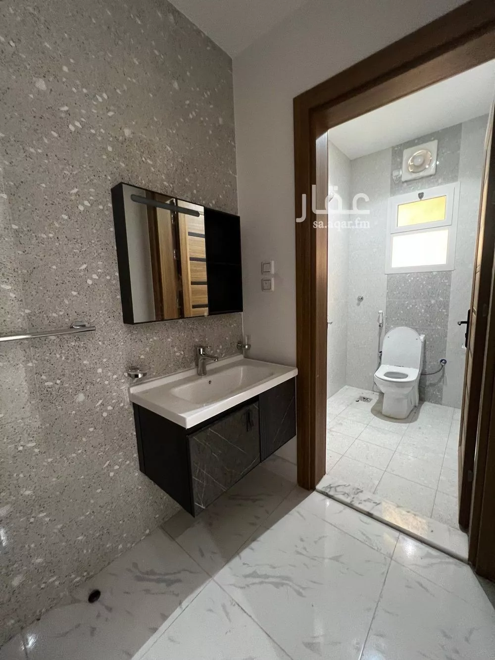 شقة 5 غرف في الصفا 5