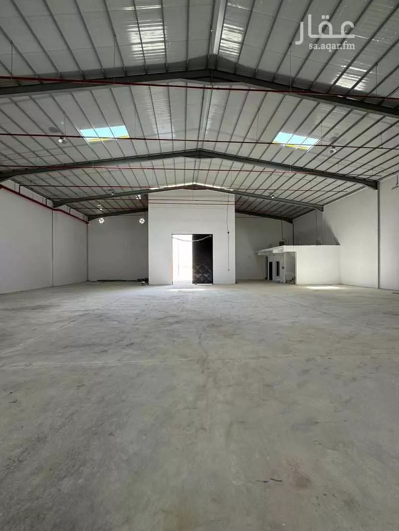 مستودع 1477 م² في النظيم 3
