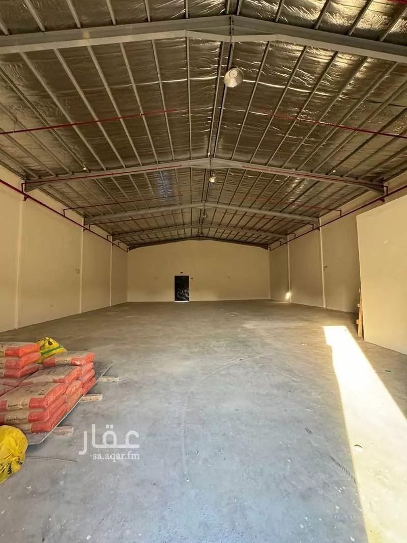 مستودع 1600 م² في المصفاة 4