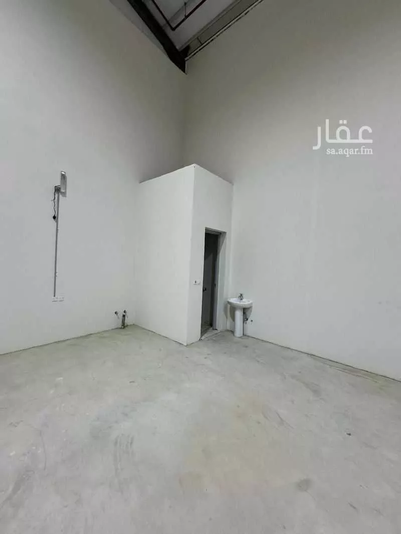 warehouse in Al Misfat, Riyadh 6