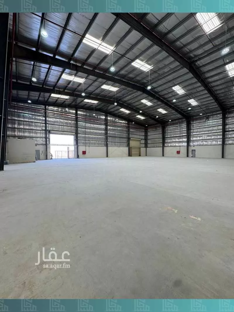 مستودع 1856 م² في الرياض 3
