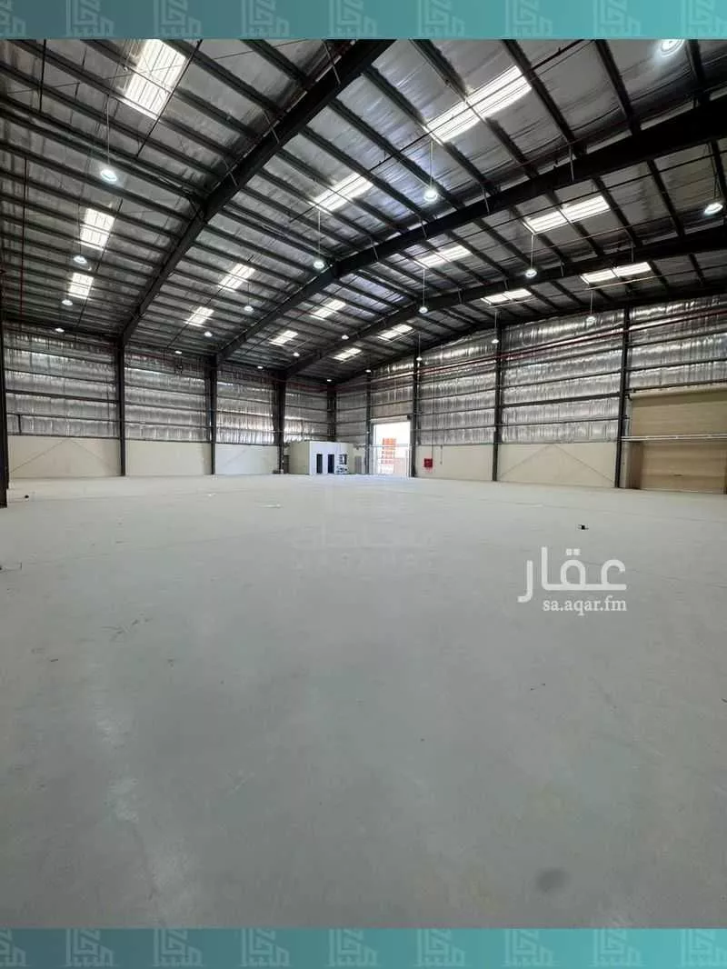 مستودع 1856 م² في الرياض 2