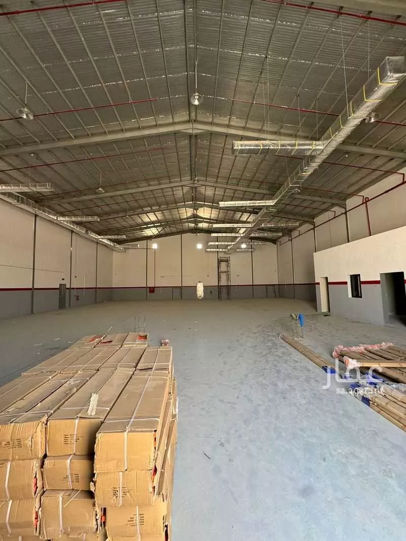 مستودع 1200 م² في طيبة 4