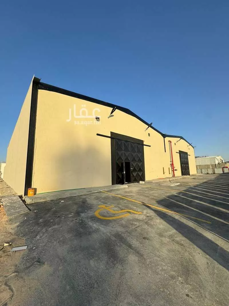 مستودع 1600 م² في المصفاة 1