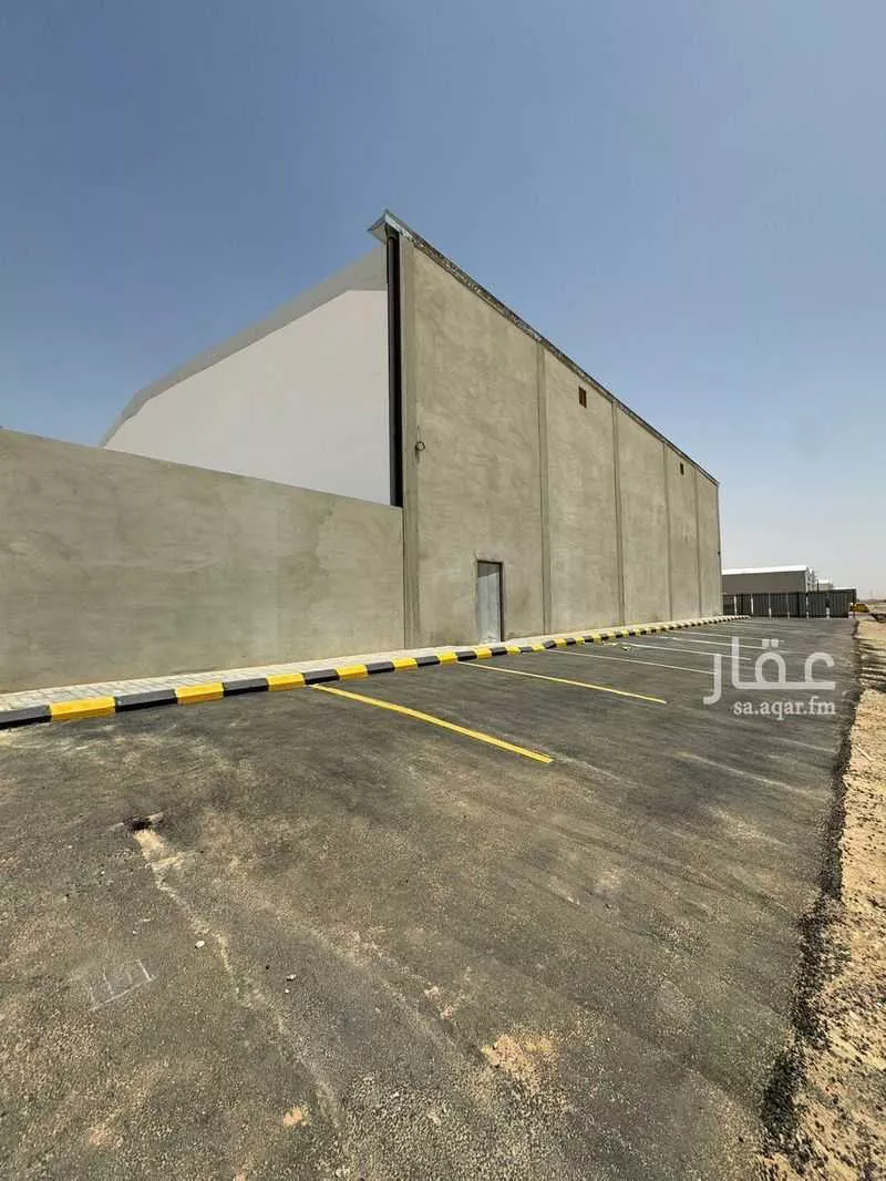 مستودع 1600 م² في المصفاة 2