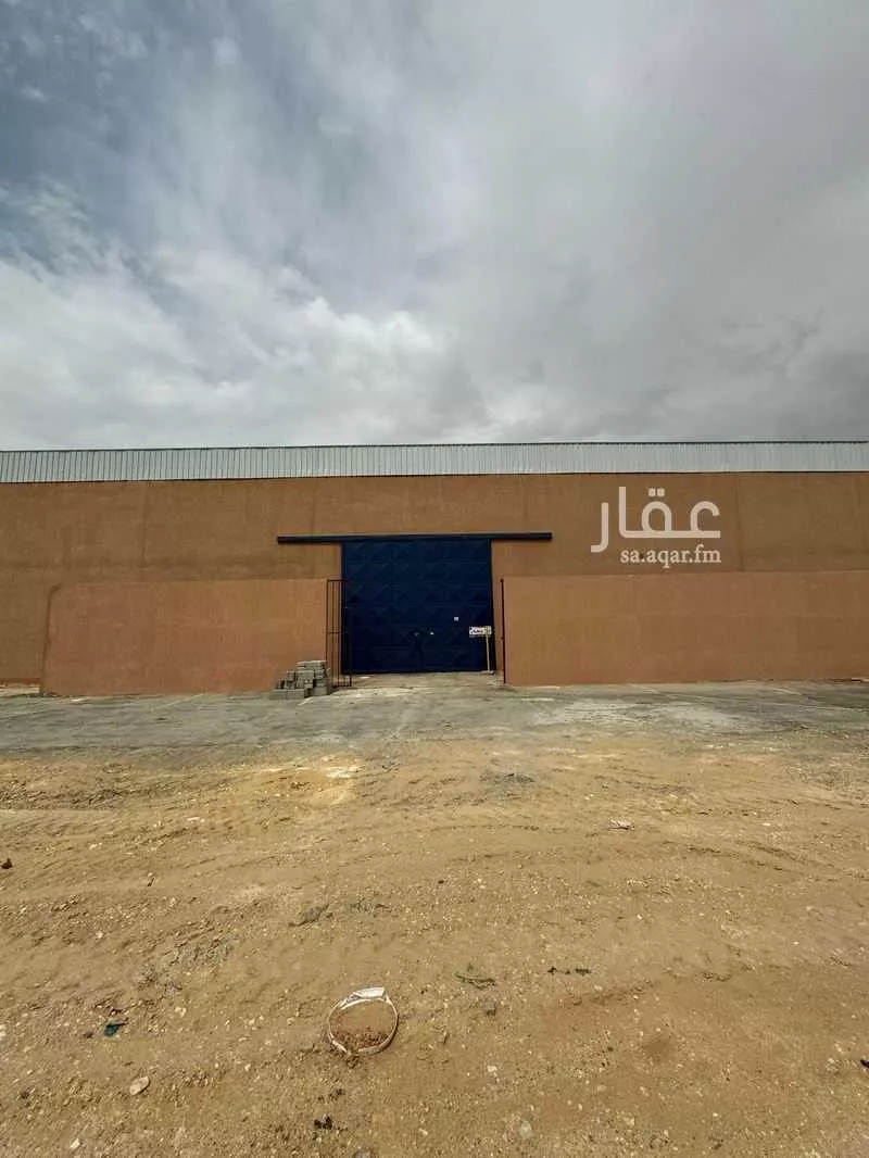 مستودع 1600 م² في المصفاة 3