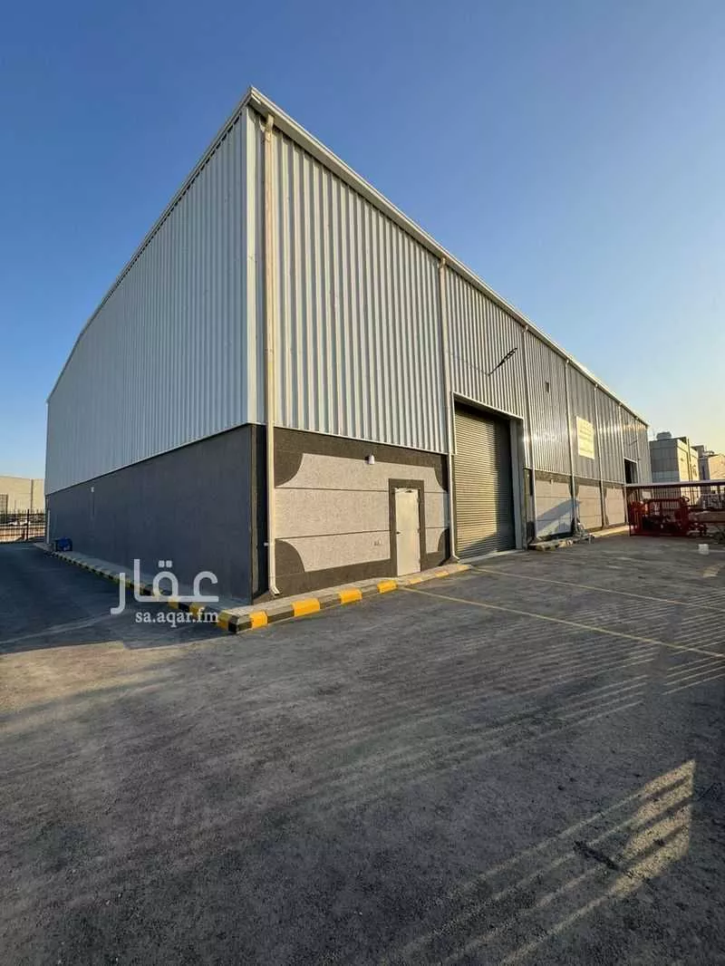 مستودع 1977 م² في الرياض 4